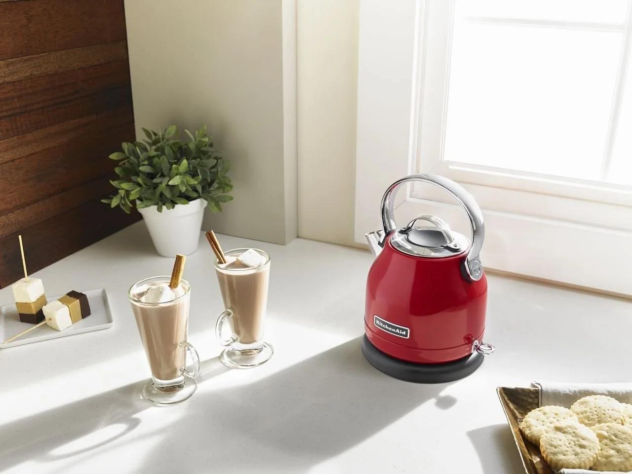 KitchenAid 1.25L Electric Kettle | Empire Red 8 KitchenAid 1.25L Electric Kettle | Empire Red - Image 6