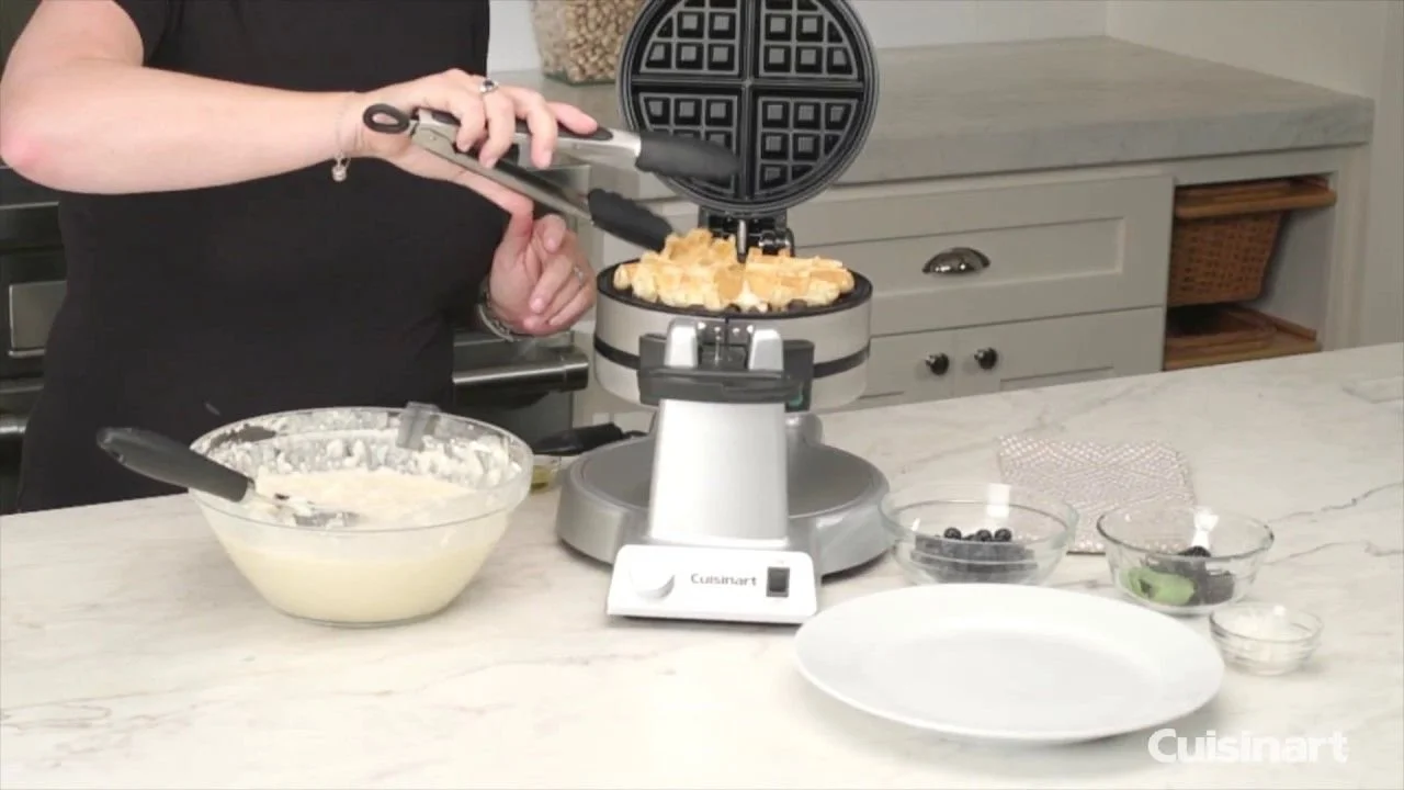 Cuisinart Double Flip Belgian Waffle Maker | Round 4 Cuisinart Double Flip Belgian Waffle Maker | Round - Image 2